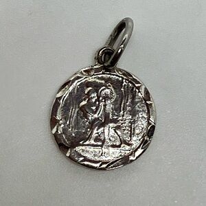 Vtg 925 Sterling Silver Zodiac Horoscope Aquarius Coin Charm / Pendant